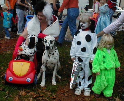 Jamie with other 'Dals' and Cruella